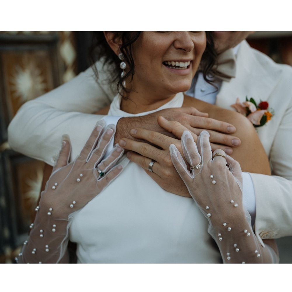 White tulle pearl wedding bridal gloves | Sz M | Originally $80